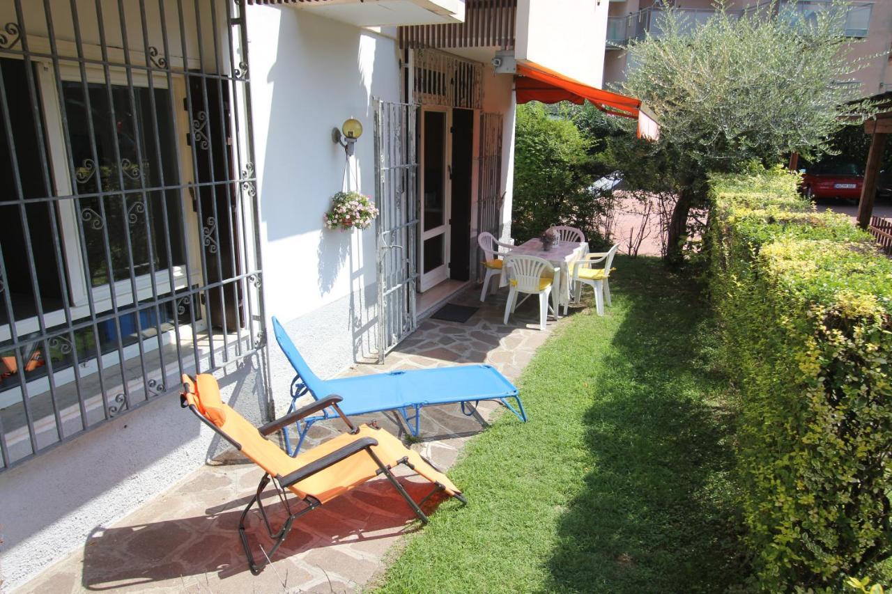 Front Apartment *
